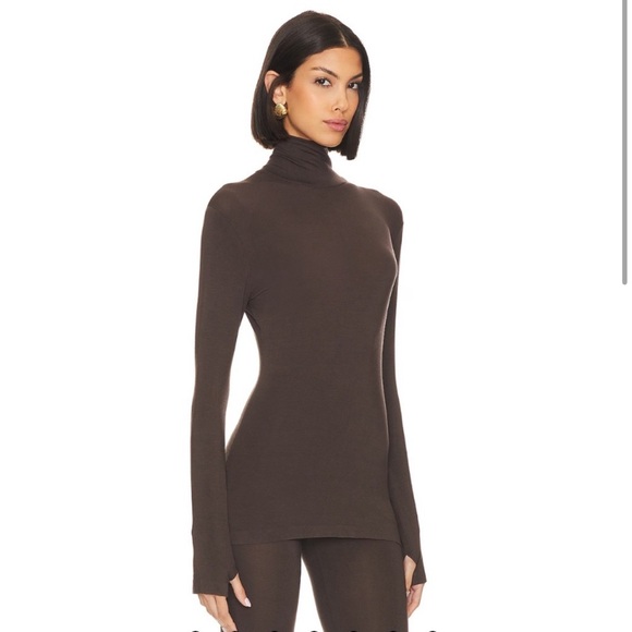 NEW NWT Norma Kamali Slim Fit Turtleneck Top - Picture 1 of 7